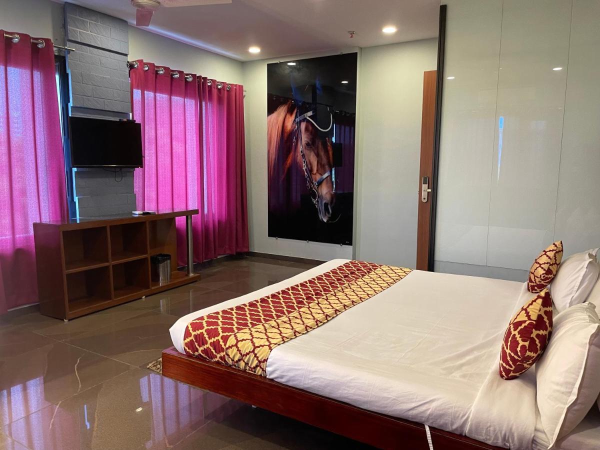 Hotel Airport Kk Нагпур Экстерьер фото